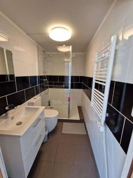Appartement 2 Pieces Renove Avec Acces Piscine Peymeinade Esterno foto